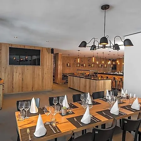 Boutique Pellas 3* Domat